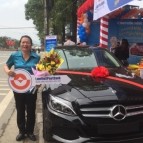 LienVietPostBank trao tặng xe Mercedes cho khách hàng gửi tiền