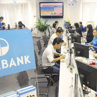 Bao giờ Eximbank chấm dứt năm bè bảy mối?