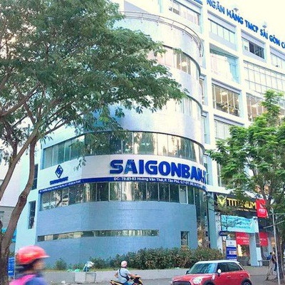 Cổ phiếu Saigonbank sụt gần 40% ngày đầu giao dịch