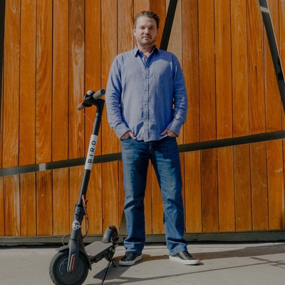 Cựu nhân viên Uber lập startup chia sẻ scooter điện trị giá tỷ USD