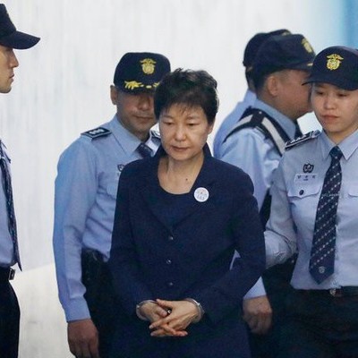 Cựu tổng thống Hàn Quốc Park Geun-hye bị tuyên án 24 năm tù