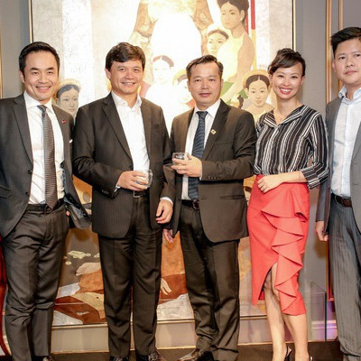 Điểm lại loạt ảnh diện suits của các nhà đầu tư trong Shark Tank Việt Nam