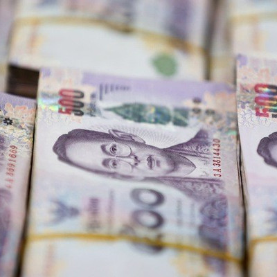 Đồng Baht thành “vịnh tránh bão”, kinh tế Thái Lan khốn đốn