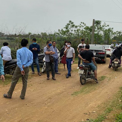 Dòng tiền lãi "khủng" từ chứng khoán, vàng đang "găm" vào đất?