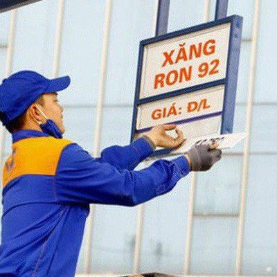 Giá xăng giảm 377 đồng/lít từ 15h chiều nay