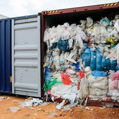 Indonesia siết nhập khẩu rác thải từ các nước giàu