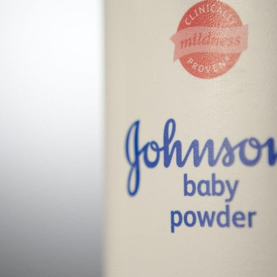 Johnson & Johnson bị tuyên phạt hơn 4 tỷ USD trong vụ phấn bột gây ung thư