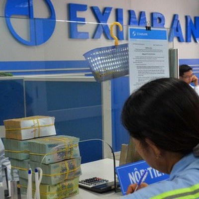 Khách mất tiền, sếp nhà băng khuyên khách không xâm phạm quyền lợi Eximbank