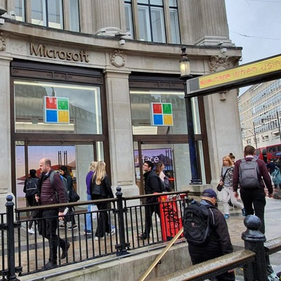 Nhà đầu tư lãi bao nhiêu nếu rót 1.000 USD vào cổ phiếu Microsoft 10 năm trước?