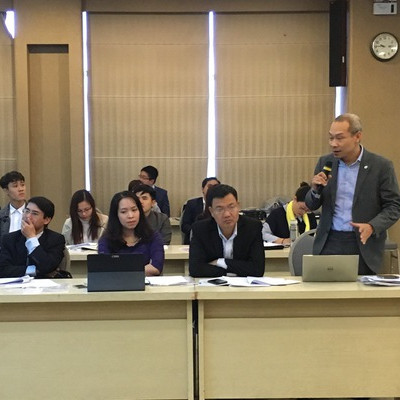 Phó viện trưởng CIEM: Cán bộ làm chính sách là nghèo nhất!