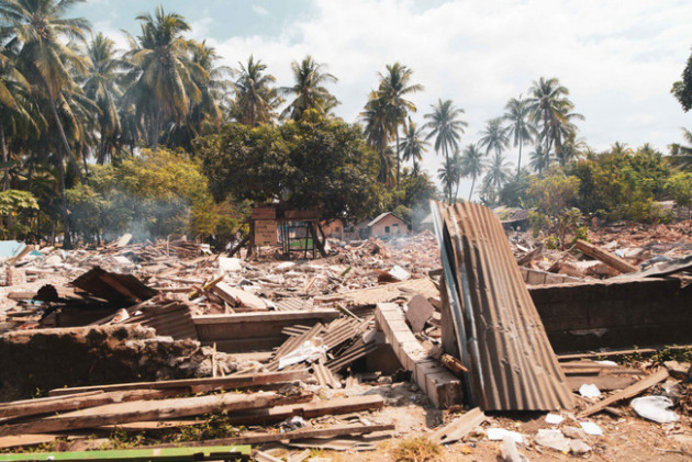 Sóng thần 3m tràn vào thành phố Indonesia sau động đất 7,5 độ - Ảnh 7.