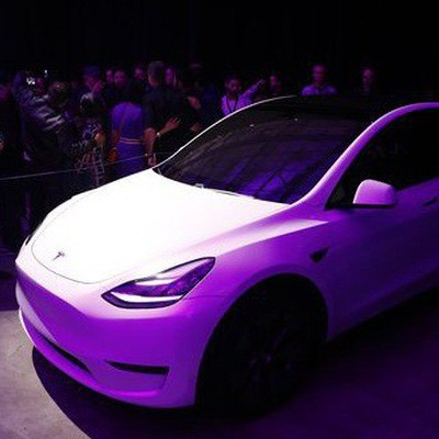 Tesla bất ngờ báo lãi, cổ phiếu tăng vọt hơn 20%