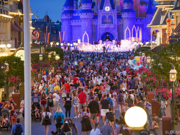 Tháp Eiffel, Vạn Lý Trường Thành 'hoang lạnh' ra sao giữa đại dịch?