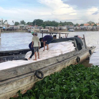 Triệt phá đường dây buôn lậu qua đường sông, thu giữ gần 100 tấn hàng