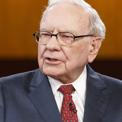 Warren Buffett làm gì khi cổ phiếu rớt giá?