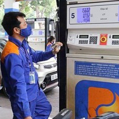 Xăng RON95 giảm tới 350 đồng xuống 20.445 đồng/lít