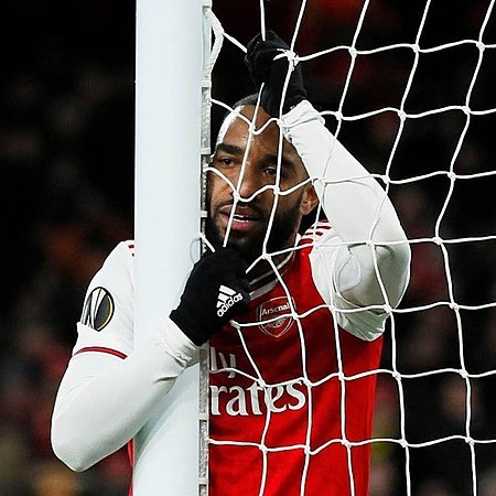 Arsenal lỗ nặng sau 17 năm