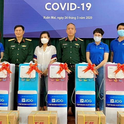 Austdoor ủng hộ vật phẩm cho lực lượng chống Covid-19