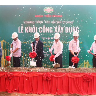 Bài toán tự đổi mới của thương hiệu nhựa 58 tuổi