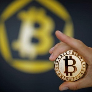 Bitcoin vẫn lao dốc sau khi thủng đáy 4.000 USD