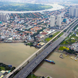 Bùng nổ trung tâm mua sắm ở rìa Sài Gòn