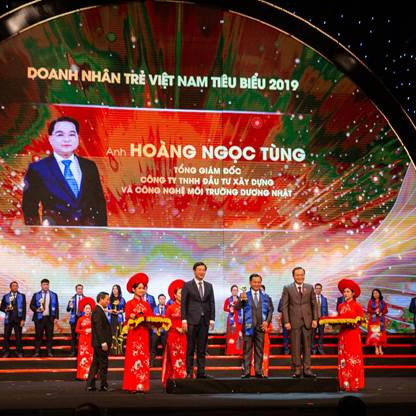 CEO Công ty Môi trường Dương Nhật nhận giải 'Doanh nhân trẻ Việt Nam tiêu biểu'