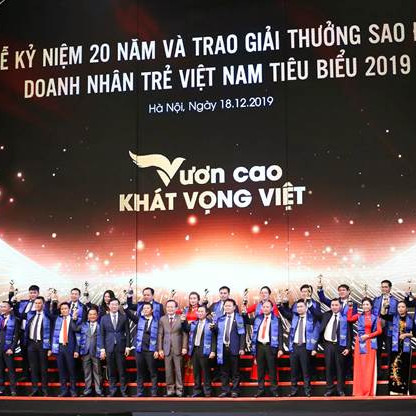 CEO Du Lịch Việt lần thứ ba nhận giải doanh nhân Sao Đỏ