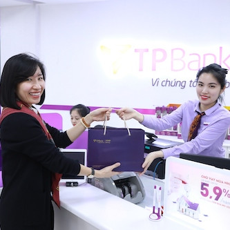 Cơ hội trúng thưởng ôtô cho khách gửi tiết kiệm tại TPBank