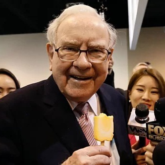 Công ty của Warren Buffett sở hữu 'núi tiền mặt'