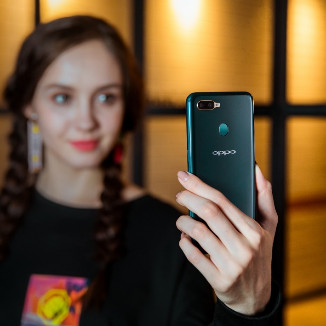 Đặt trước Oppo A7 màn hình giọt nước, pin khủng giá 5,99 triệu đồng