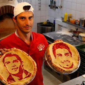 Đầu bếp Nga làm pizza chân dung các siêu sao World Cup