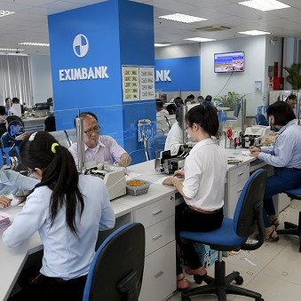 Eximbank giảm phí sử dụng dịch vụ ngân hàng điện tử