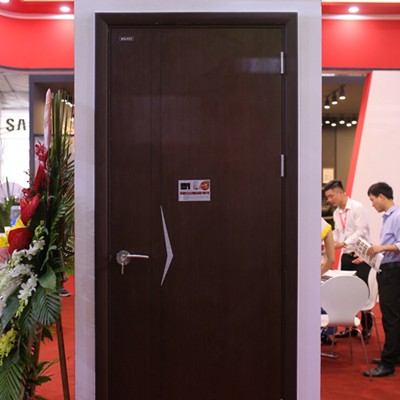 Galaxy Door dùng chất lượng, giá cả sản phẩm để cạnh tranh