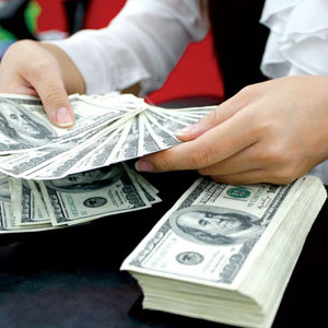 Giá USD lên mức cao nhất từ đầu năm