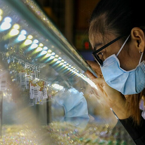 Giá vàng trong nước biến động mạnh
