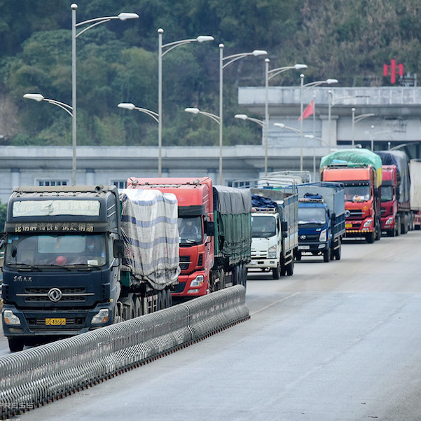 Hàng trăm xe nông sản vẫn ùn ở cửa khẩu