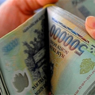Khách vay tiền bị ép mua bảo hiểm nhân thọ