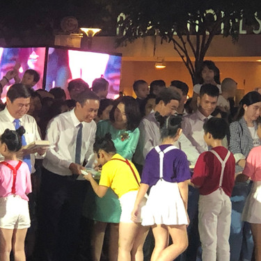 Máy bán sách lưu động xuất hiện ở ngày hội Văn hóa đọc 2019