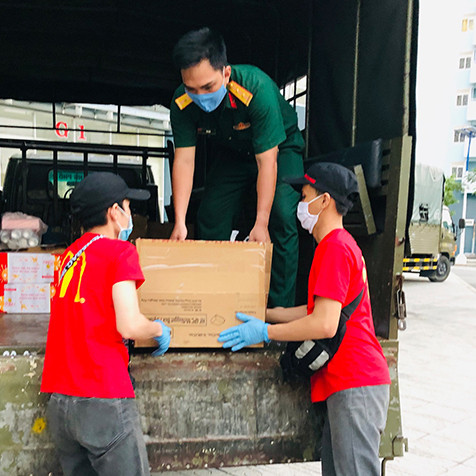 McDonald’s tặng gần 5.000 phần ăn sáng cho nhân viên y tế chống Covid-19