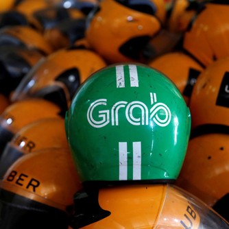 Ngành thuế yêu cầu Grab cung cấp hồ sơ vụ mua lại Uber