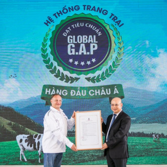 Người tiêu dùng hưởng lợi gì từ hệ thống trang trại Vinamilk chuẩn Global G.A.P