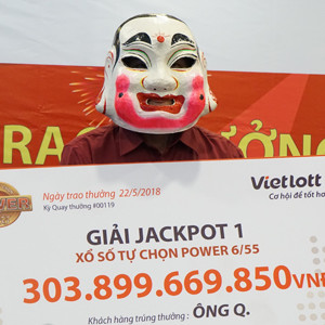 Người trúng Jackpot 300 tỷ đồng nói gì khi nhận giải?