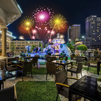 Rooftop Garden Bar - địa điểm ngắm pháo hoa đẹp ở Sài Gòn