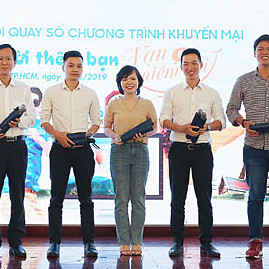 Sacombank trao thưởng chương trình 'Mời thêm bạn - Vạn niềm vui'