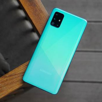 Smartphone Samsung có camera macro chụp cận cảnh