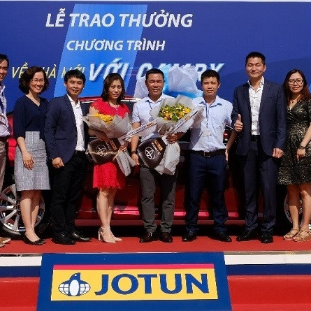 Sơn Jotun trao thưởng ôtô Camry cho khách hàng