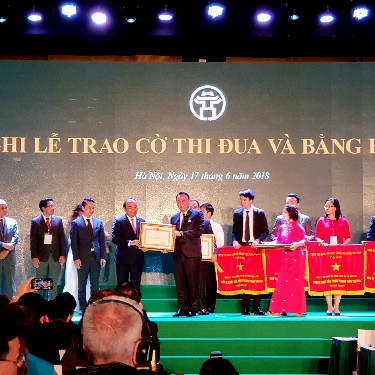 Tân Hoàng Minh nhận bằng khen của Thủ tướng