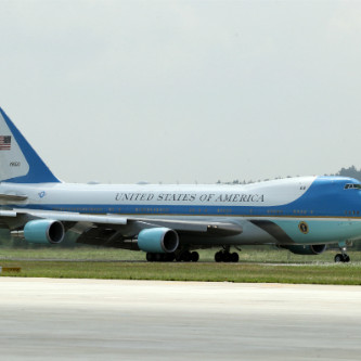 Trump được Boeing giảm giá đóng mới máy bay