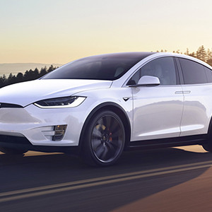 Trung Quốc miễn thuế xe điện Tesla