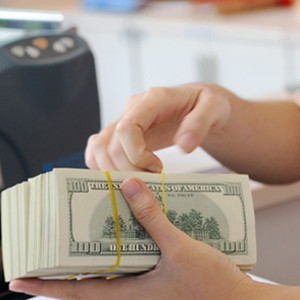 Tỷ giá tăng vọt trở lại